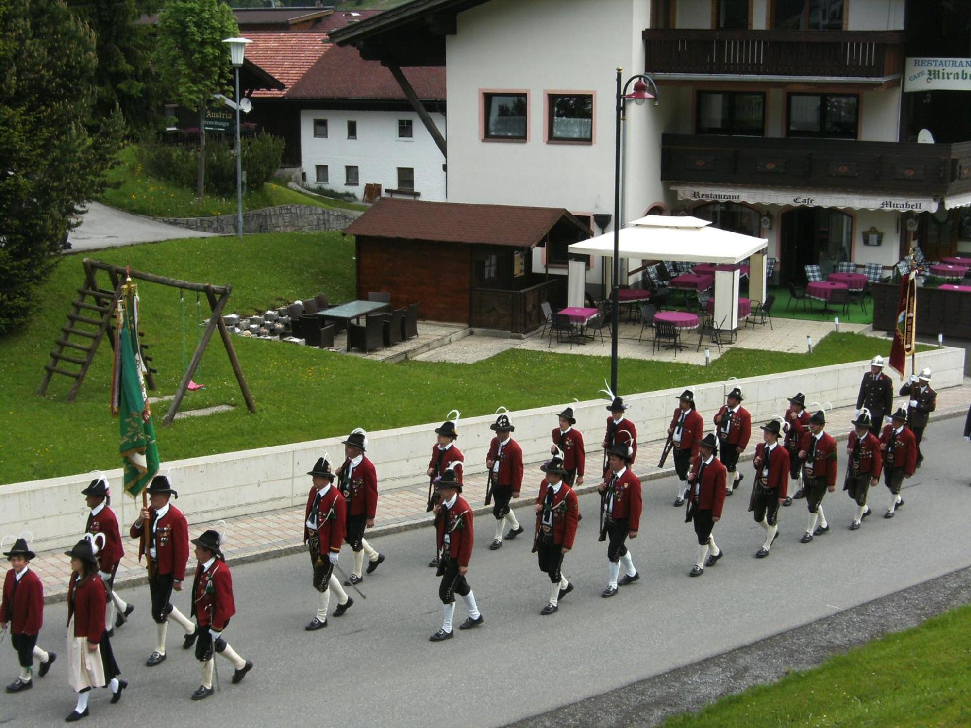 Hotel Haus Alpina Berwang Exterior foto